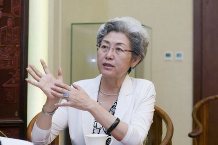 傅莹